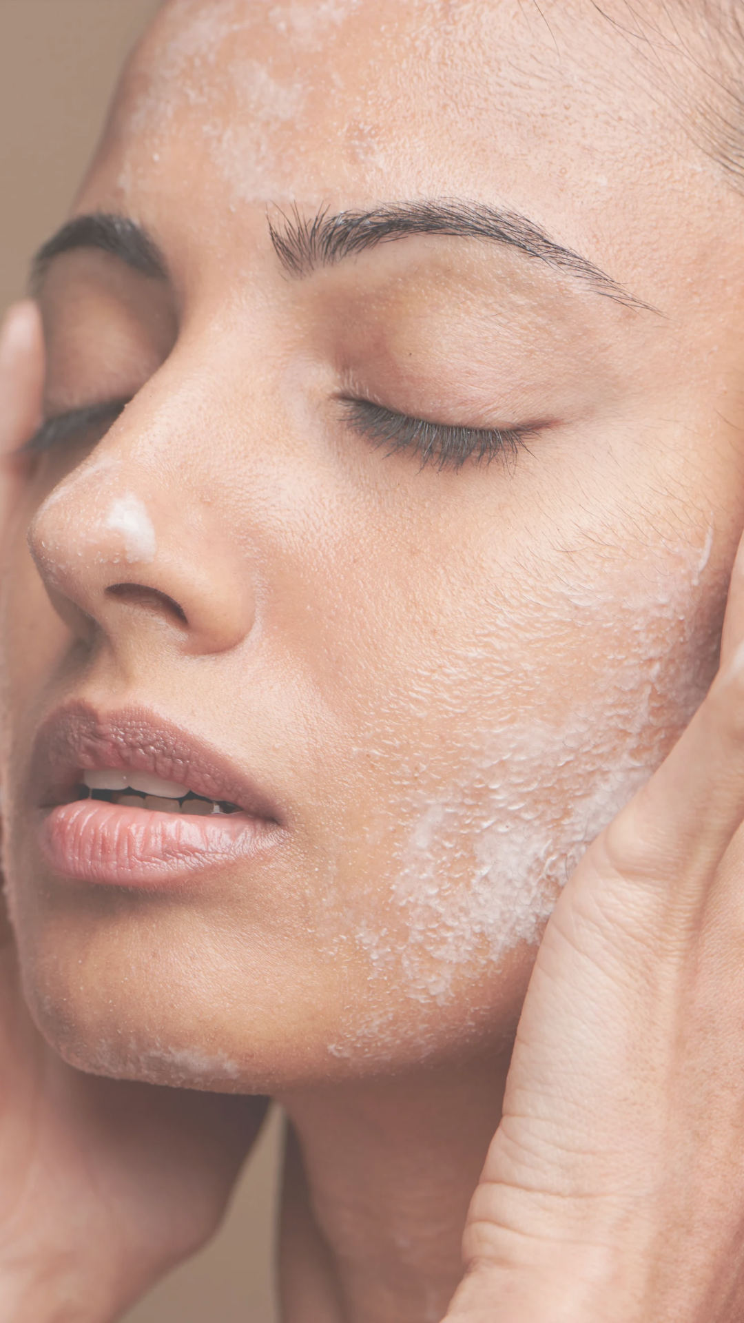 Ultragarsinis veido valymas